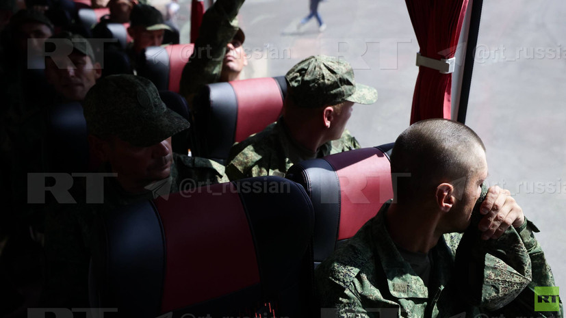 Освобождённые из украинского плена российские военные прибыли в Подмосковье