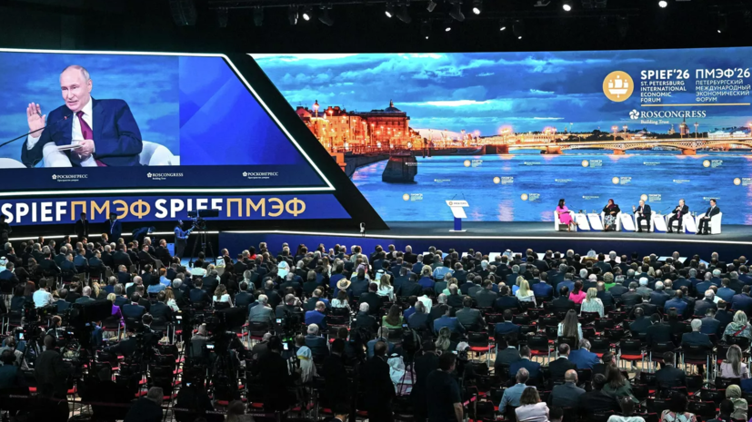 Путин назвал огромной ошибкой США попытку использовать доллар как оружие
