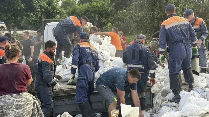 В Крымском районе Кубани ввели режим ЧС из-за прорыва дамбы и разлива реки