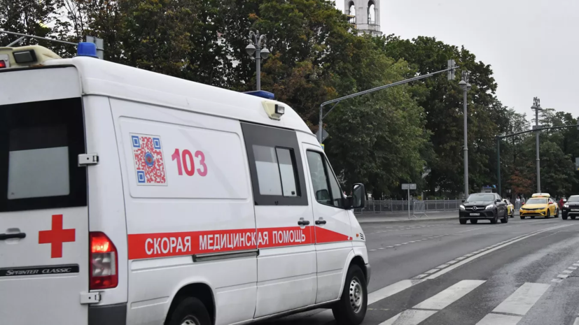 В Смоленске маршрутка столкнулась с деревом, погибла пассажирка