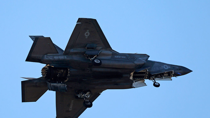 Истребитель F-35 ВВС США подал сигнал бедствия в небе над ОАЭ