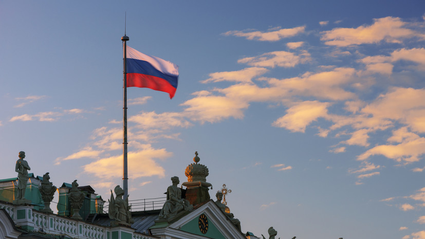 Американцам в 2025 году выдали почти на тысячу российских виз больше