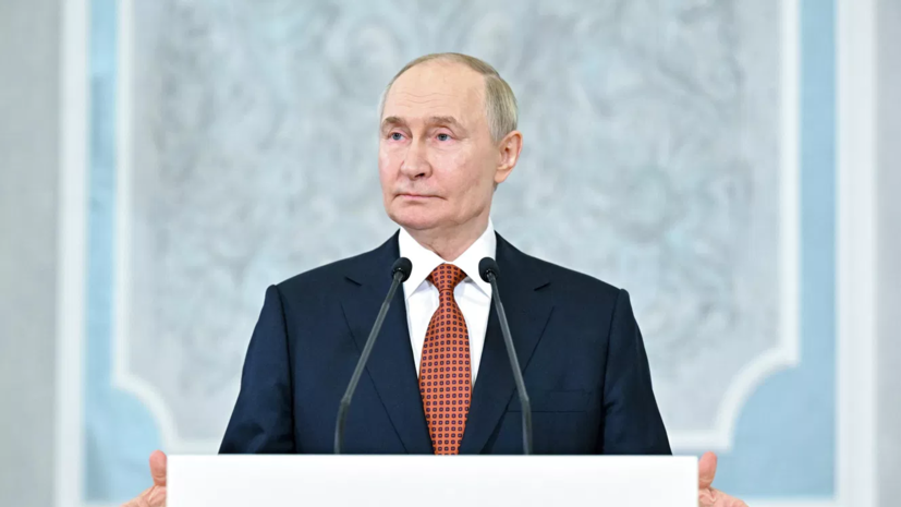 Путин: для офицеров российского флота преданность Отечеству всегда была опорой