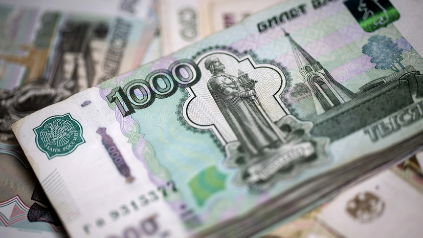 Доцент Балынин: незначительное превышение дохода не лишает единого пособия
