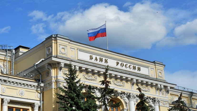 ЦБ продлил рекомендации банкам реструктурировать кредиты компаний и ИП