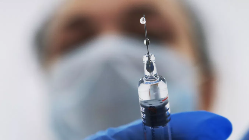 Гинцбург: первые пациенты получат вакцину от меланомы максимум через три месяца