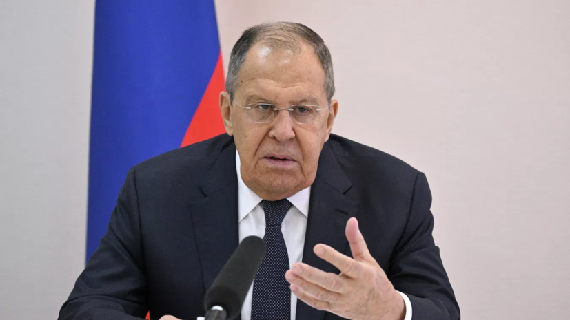 Лавров признался, что носит с собой Устав ООН, и зачитал отрывок для Японии